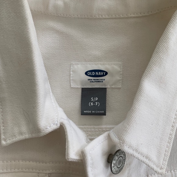 Girls Old Navy white denim jacket [6–7] - Picture 3 of 5